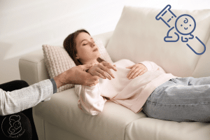femme qui consulte un hypnothérapeute pendant aider pendant son parcours de fiv